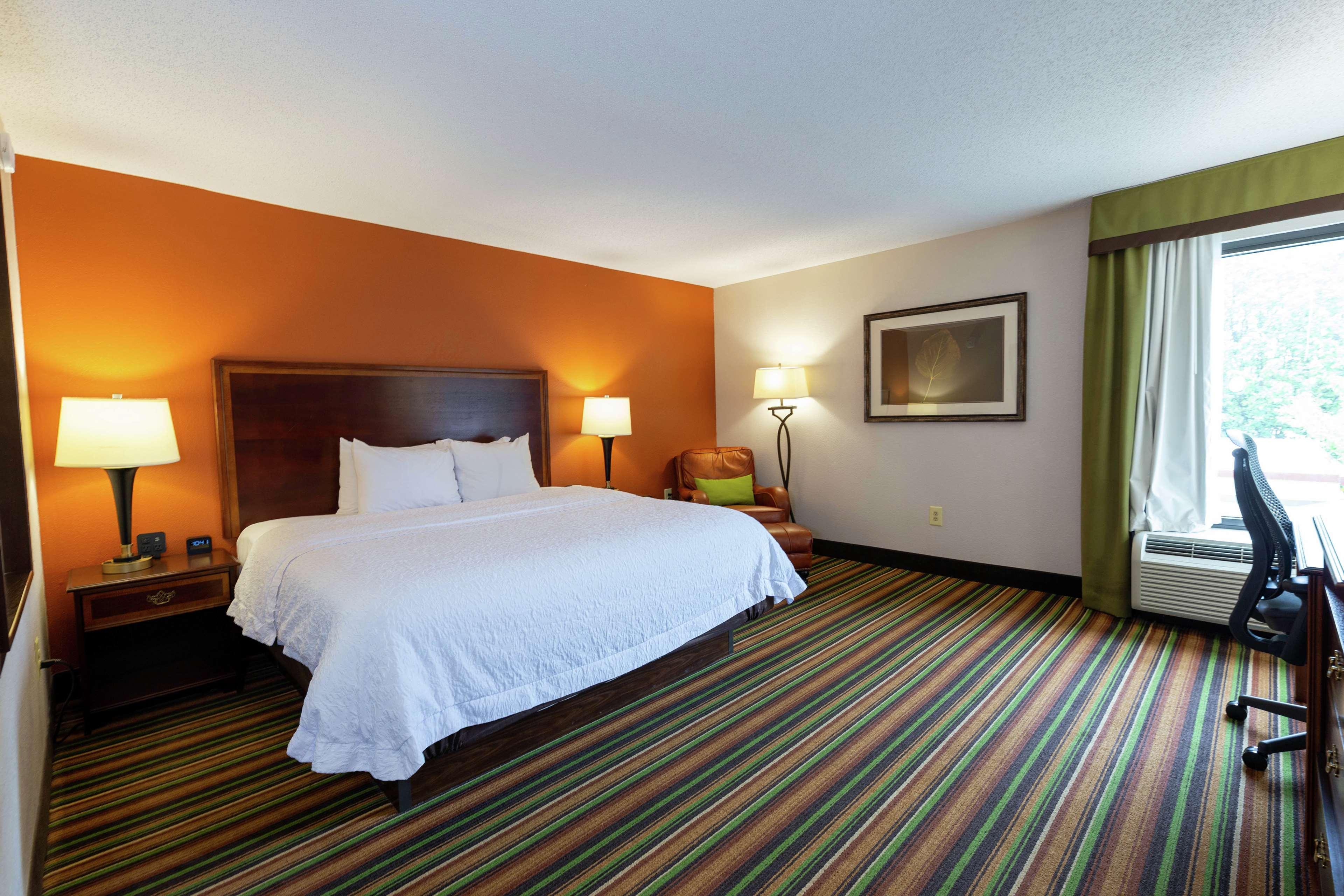 Hampton Inn Winston-Salem Hanes Mall Exterior photo