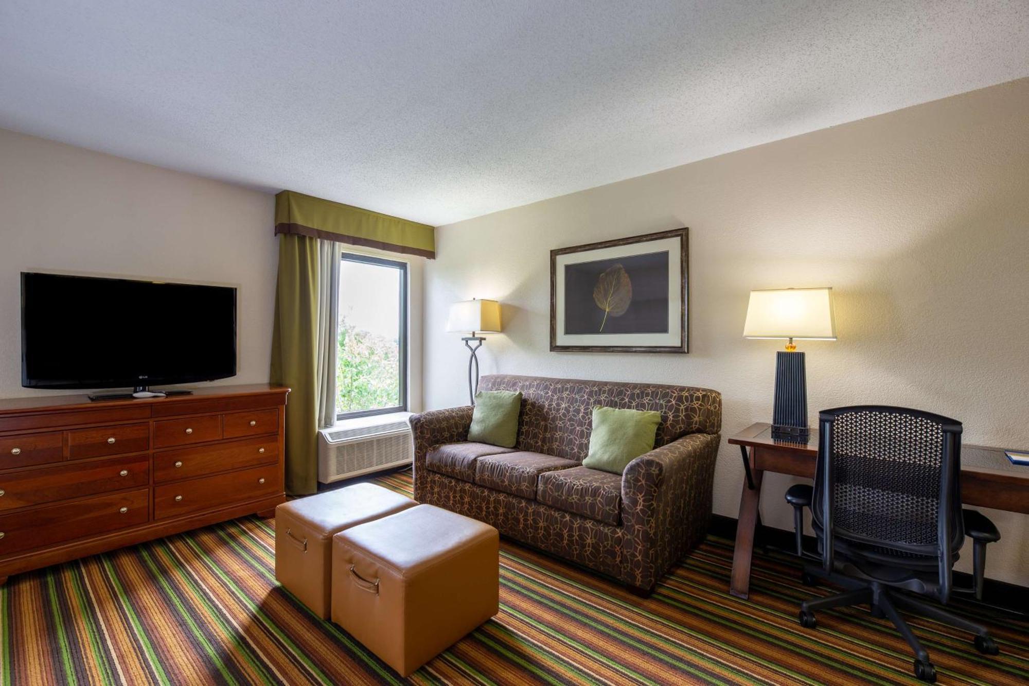Hampton Inn Winston-Salem Hanes Mall Exterior photo